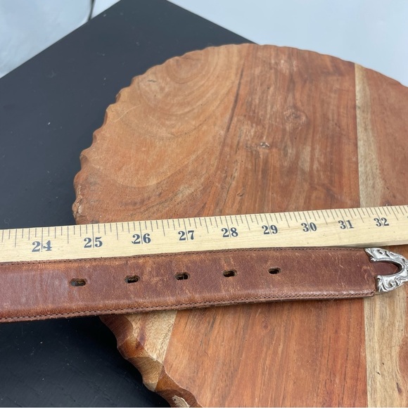 VGT Lady Nadim Belt Size XS/S Brown Leather Bows 24.5-28.5” silver tone buckle - Picture 5 of 6